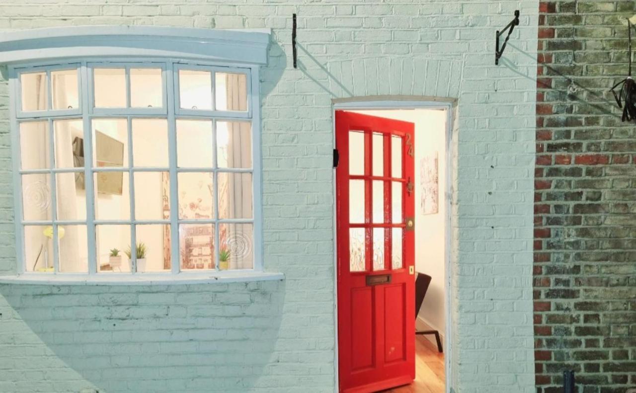 Inviting 2-Bed Cottage In Windsor Exterior photo
